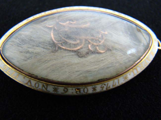 A 1776 Dated and Inscribed   Gold Memorial Pinback Broach with encased lock of  hair belonging to Elizabeth Coleman Pollard who died at the age of one. — image 3